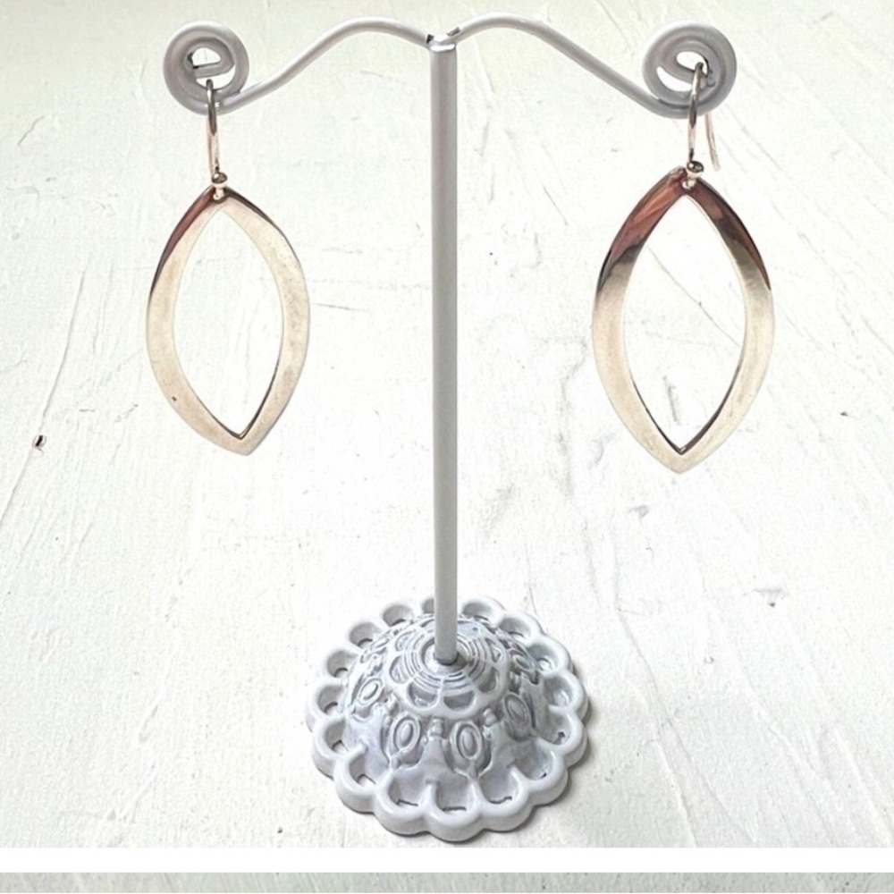 Sterling Silver Teardrop Dangle Earring